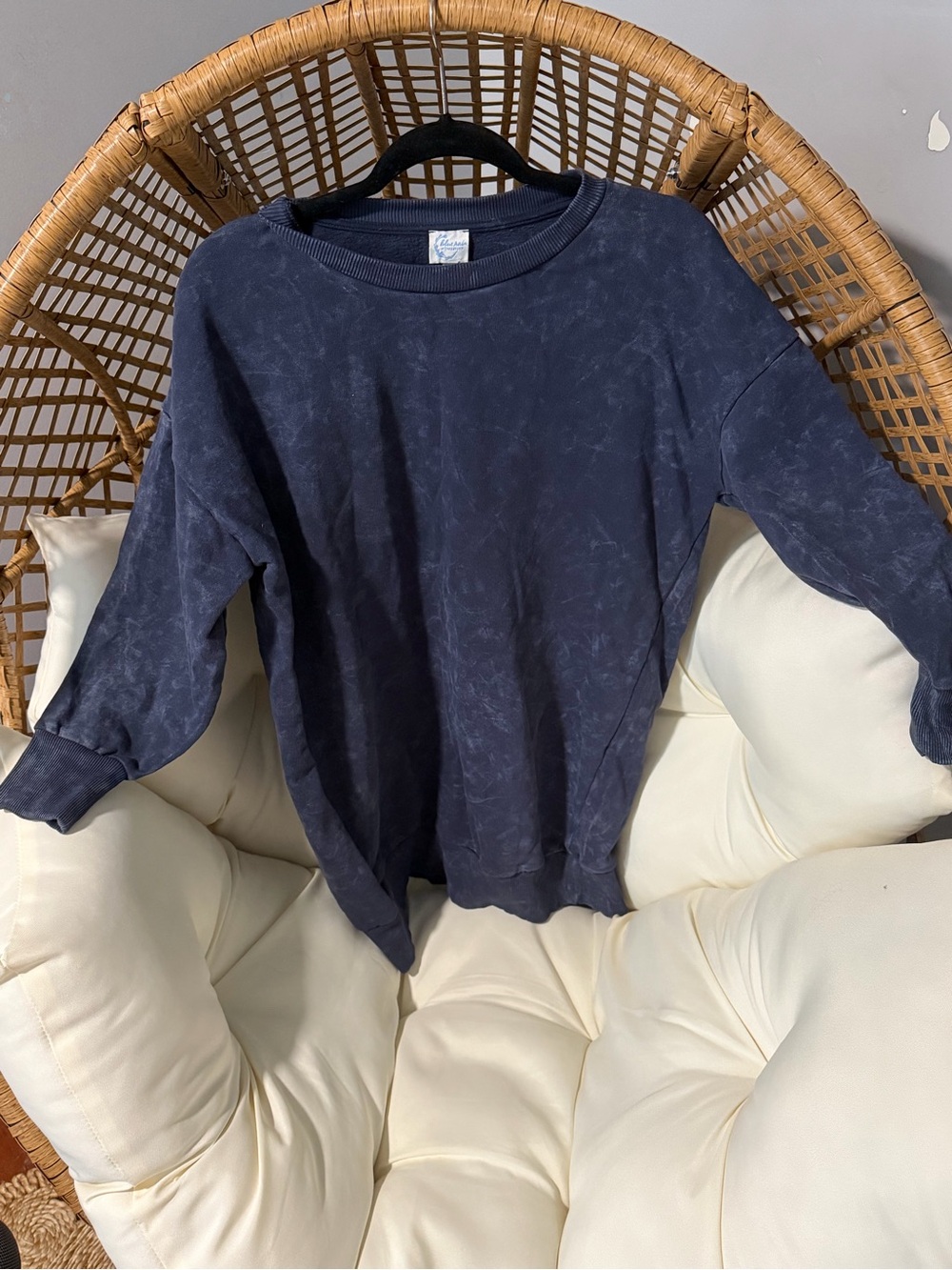 Francesca's Washed Navy Pullover Sweatshirt